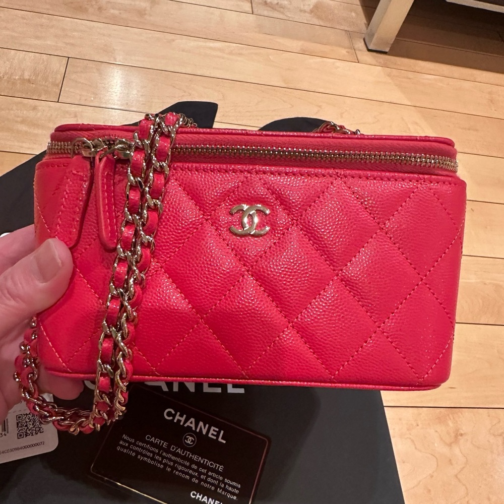 Chanel classic mini vanity with chain. Bright red color, caviar leather